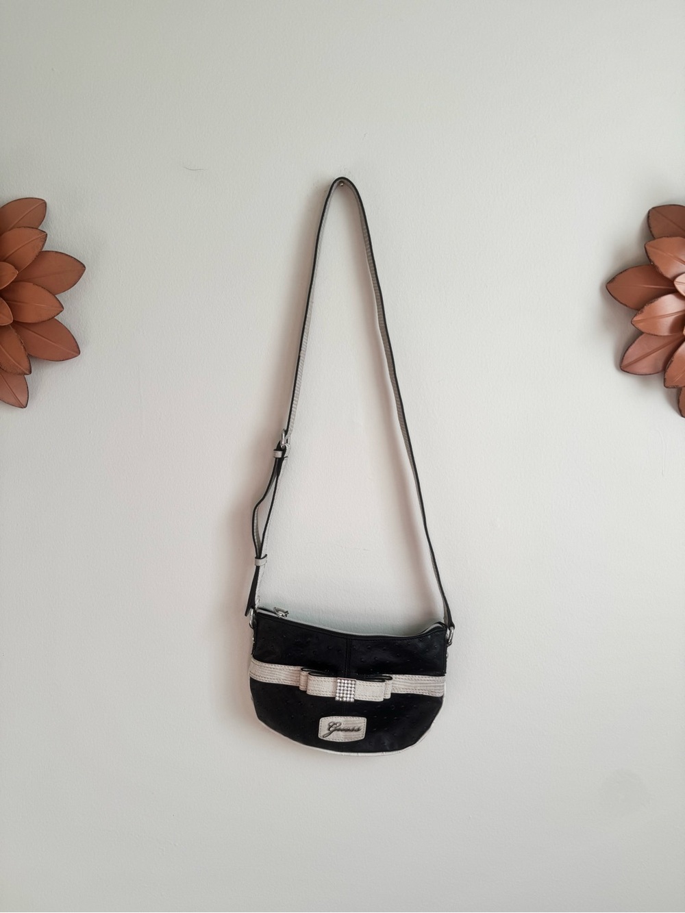 Y2K Guess Bow Collection Faux Ostrich Baguette Shoulder Bag